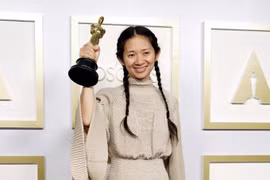 Chloé Zhao và sự ngó lơ của truyền thông Trung Quốc với Oscar 2021