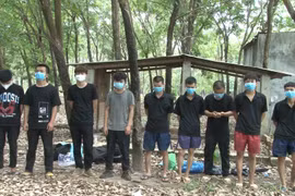 Bình Phước: 9 người Trung Quốc nhập cảnh trái phép vào Việt Nam âm tính lần 1 với Covid-19