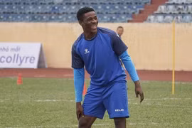Nam Định FC bổ sung thêm cầu thủ nhập tịch gốc Ghana