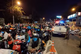 Tổ chức vận chuyển người dân rời TP.Hồ Chí Minh bảo đảm trật tự, an toàn