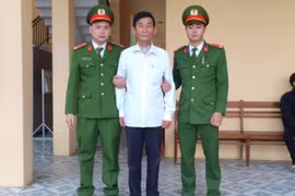Bắt 2 đối tượng làm giả con dấu, tài liệu của cơ quan, tổ chức