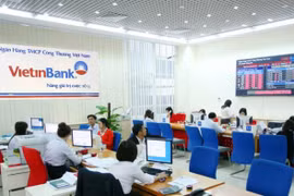 Nhóm cổ phiếu ngân hàng tiếp tục lập công, VN-Index vượt đỉnh 1.200 điểm những phút cuối