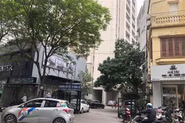 Hà Nội: Nữ giúp việc rơi từ tầng 11 chung cư xuống đất tử vong