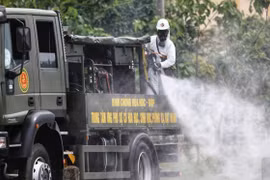 Binh chủng Hóa học và Viện Y học dự phòng Quân đội được tặng thưởng Huân chương Lao động hạng Ba