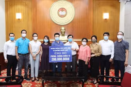 Nhóm phóng viên Quốc hội và những người bạn ủng hộ 200 triệu đồng cho công tác phòng, chống dịch