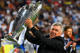HLV Ancelotti đồng ý giảm lương để trở lại Real Madrid