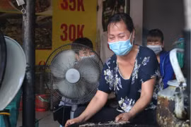 Niềm vui trở lại với các chủ quán bán đồ ăn mang về
