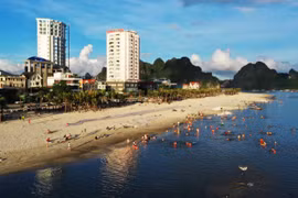 Quảng Ninh: Thành phố Hạ Long mở lại một số hoạt động dịch vụ