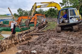 Sạt lở lớn ven sông tại cồn Phú Đa, Bến Tre, tốn một tuần khắc phục sự cố