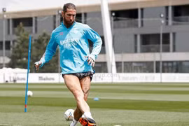 Sergio Ramos khỏi Covid-19, sẵn sàng ra sân quyết đấu với Chelsea