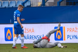 Filip Nguyễn bỏ lỡ suất bắt chính 3 tháng ở CH Czech
