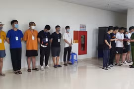 Xem xét trục xuất lao động nước ngoài làm việc không có giấy phép tại Việt Nam