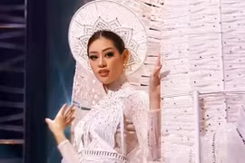 Khánh Vân trong đêm thi trang phục dân tộc ở Hoa hậu Hoàn vũ