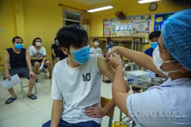 Bí thư Hà Nội: Không vì được tiêm vắc xin rồi mà chủ quan, coi thường phòng dịch