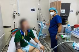 Bị lây chéo nhiễm COVID-19 nữ điều dưỡng vẫn xin ở lại tiếp tục công việc