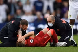 CLB Liverpool lên tiếng về chấn thương kinh hoàng của sao trẻ 18 tuổi Harvey Elliott