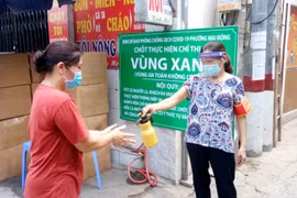 Hà Nội siết chặt quản lý, giám sát việc đi lại, dập tắt nhanh nhất các ổ dịch mới
