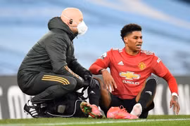 CLB Man Utd nhận hung tin sau đại thắng trước Man City
