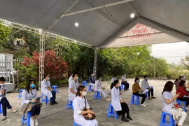 Các hình ảnh tiêm chủng vắc xin COVID -19 đầu tiên tại Hải Dương
