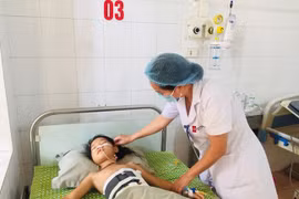 Yên Bái: Cứu sống bé gái bị cây đâm thấu ngực