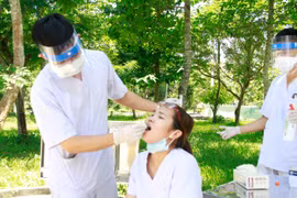 Lập khu cách ly tạm cho người nhiễm tại các quận, huyện