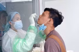 ĐT Thái Lan gặp rắc rối lớn vì 2 cầu thủ dương tính Covid-19