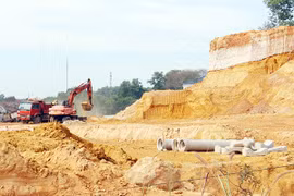 Áp dụng cơ chế đặc thù trong cấp phép khai thác khoáng sản làm vật liệu xây dựng cao tốc Bắc - Nam
