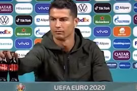 Hành động của siêu sao Ronaldo khiến Coca Cola 'bốc hơi' 4 tỉ USD