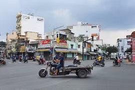 Ngày đầu nới lỏng giãn cách, Công an TP. HCM đã kiểm tra đột xuất 3.000 lượt lưu thông