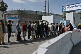 Taliban cho phép công dân nước ngoài, người Afghanistan tự do rời đi