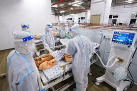 TPHCM: Cứu sống thai phụ mắc COVID-19 phổi đã bị hư hỏng nặng