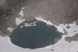 Bí ẩn hồ xương người ngàn năm trên dãy Himalaya