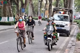 Mỗi ngày Hà Nội xử phạt hơn 300 triệu đồng lỗi không đeo khẩu trang nơi công cộng