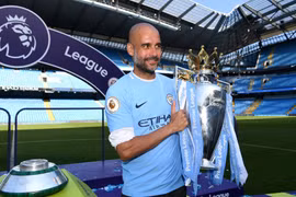 HLV Pep Guardiola nói gì sau khi Man Utd dâng chức vô địch cho Man City?