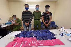 Sơn La: Bắt 2 đối tượng vận chuyển trái phép 18.000 viên ma túy tổng hợp