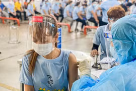Bình Dương xin khẩn 1 triệu liều vaccine, cam kết tiêm hết trong 10 ngày