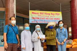 Nhà báo chung tay sẻ chia, tiếp sức mùa dịch