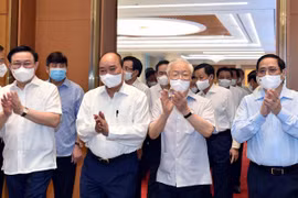 Tổng Bí thư Nguyễn Phú Trọng dự họp phiên toàn thể đầu tiên của Chính phủ khóa XV