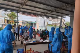 Tạm đình chỉ công tác một chủ tịch xã vì để xảy ra chùm ca bệnh trong tiệc sinh nhật