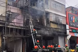 Lào Cai: Cháy lớn tại cửa hàng gas, nhiều tiếng nổ phát ra