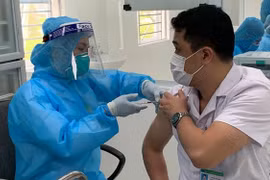 Bộ Y tế phân bổ 811.200 liều vaccine COVID-19 đợt 2