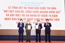 Trao giải Cuộc thi ảnh “Nét đẹp cán bộ, công chức ngành Kiểm sát”