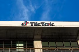 Dự luật cấm TikTok trên các thiết bị của chính phủ Mỹ được thông qua