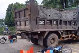 Lạng Sơn: Xe máy va chạm với xe tải, một người tử vong, một thương nặng.