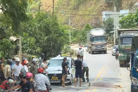 Sơn La: Tông vào ô tô, người đàn ông nguy kịch