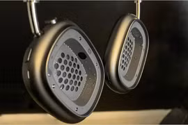Người dùng AirPods Max phàn nàn chụp tai nghe bị tích tụ nước bên trong