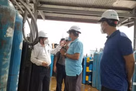 Bộ Y tế yêu cầu doanh nghiệp tăng cường sản xuất không để thiếu oxy