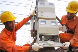 Tiêu thụ điện tại TP.HCM giảm mạnh khi giãn cách xã hội