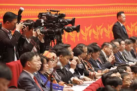 Phóng viên tác nghiệp tại Đại hội lần thứ XIII của Đảng: Vinh dự càng lớn, trách nhiệm càng phải cao