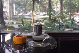 TP.HCM: Ăn cơm phải lén lút, đám cưới thì... công khai